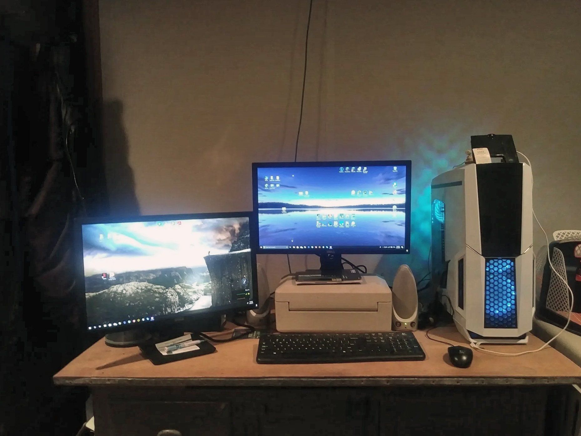 Dual monitor computer