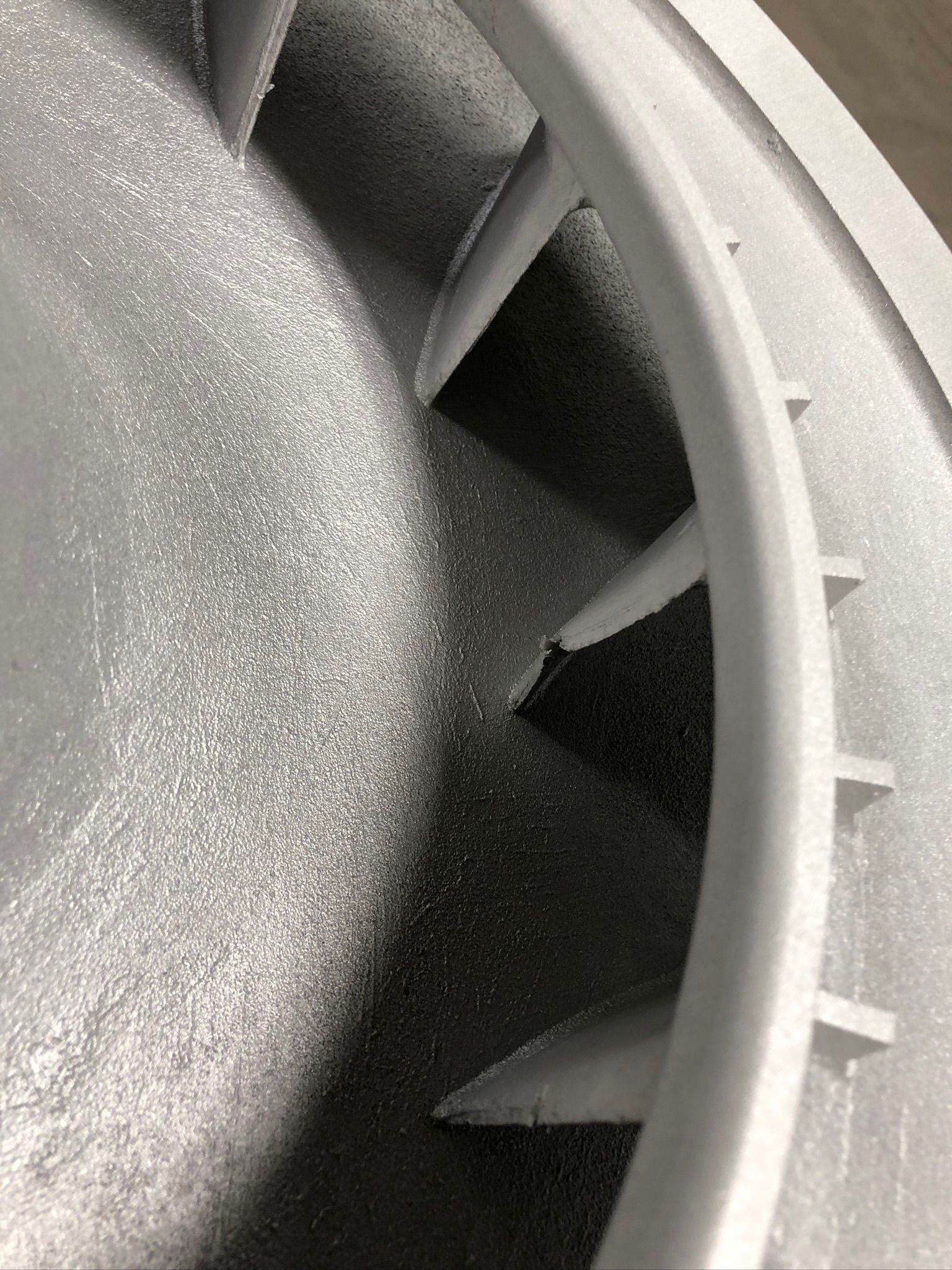 Sandblasting for a huge metal piece