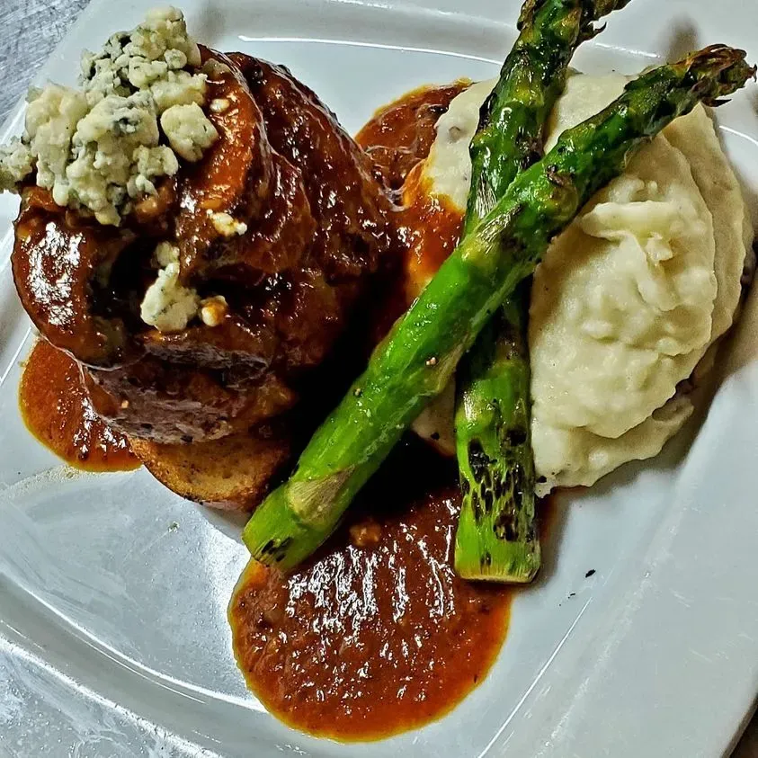 Filet mignon with mashed potatoes