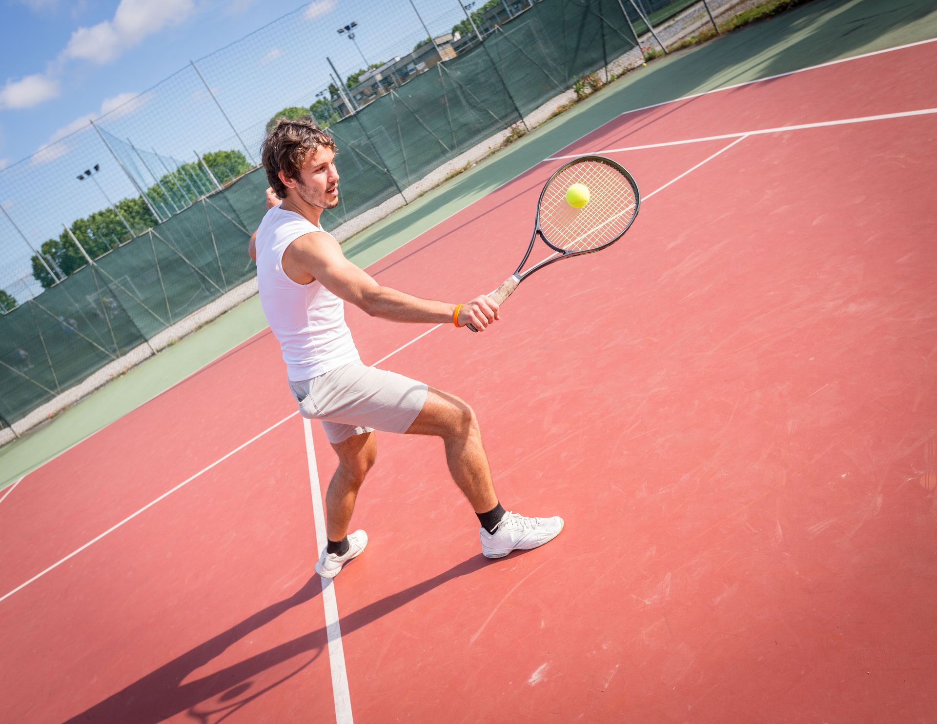 How a Local Tennis Academy May Be the Right Choice for You and Your Tennis Goals