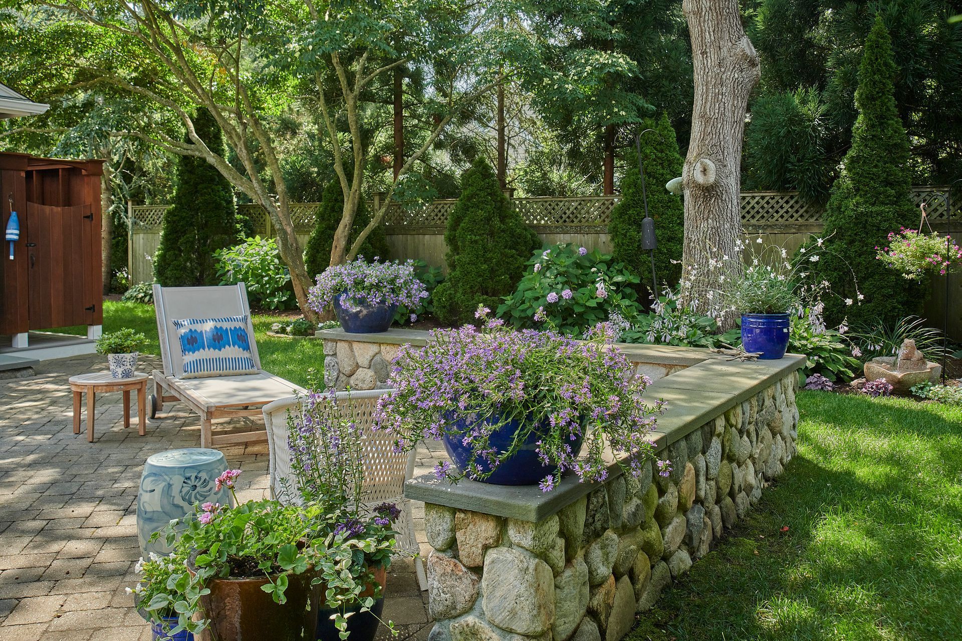 Osterville Cottage's backyard plants