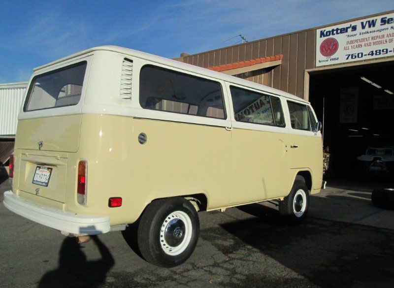 Volkswagen Van
