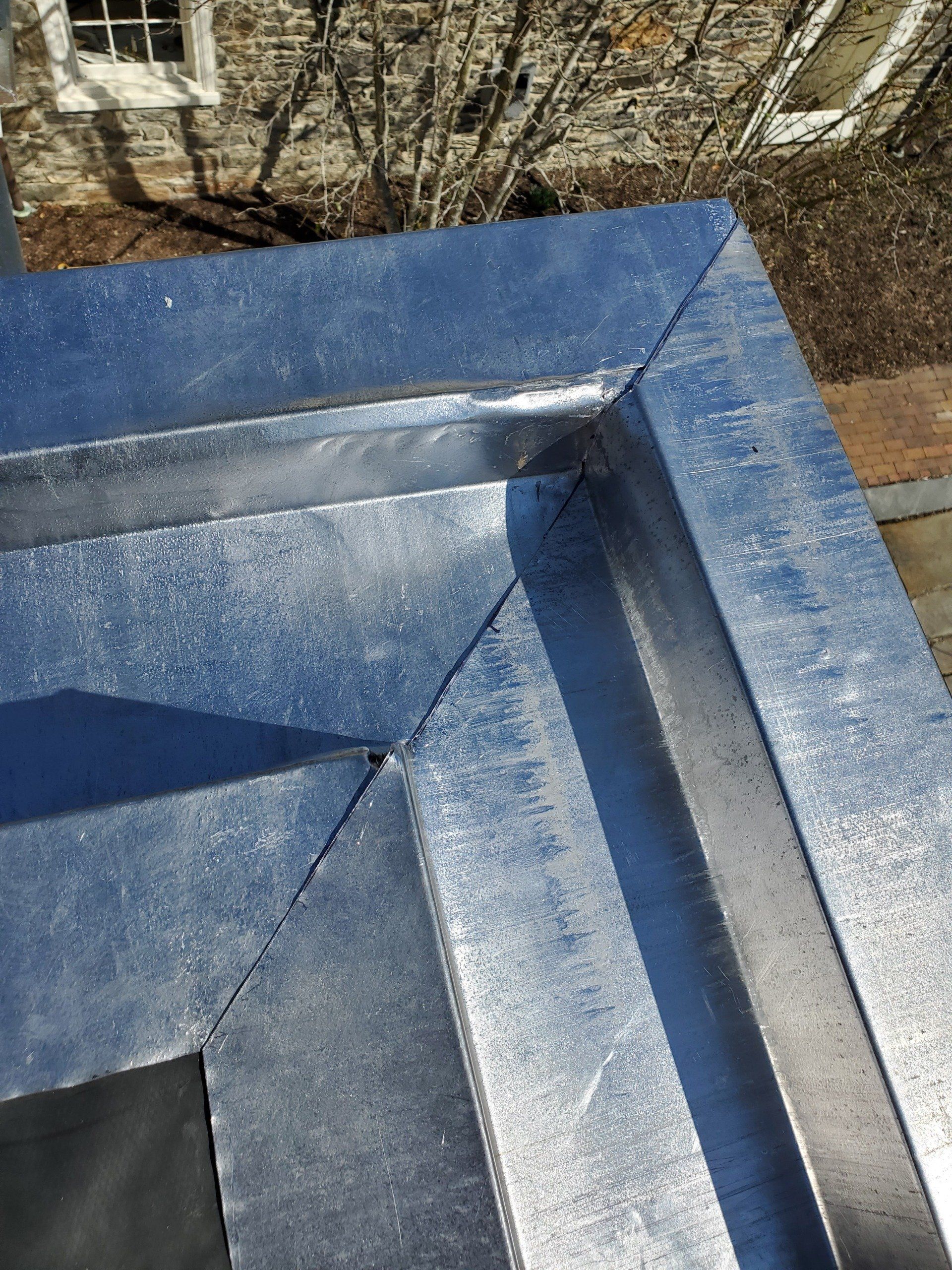 Metal edges on the roof