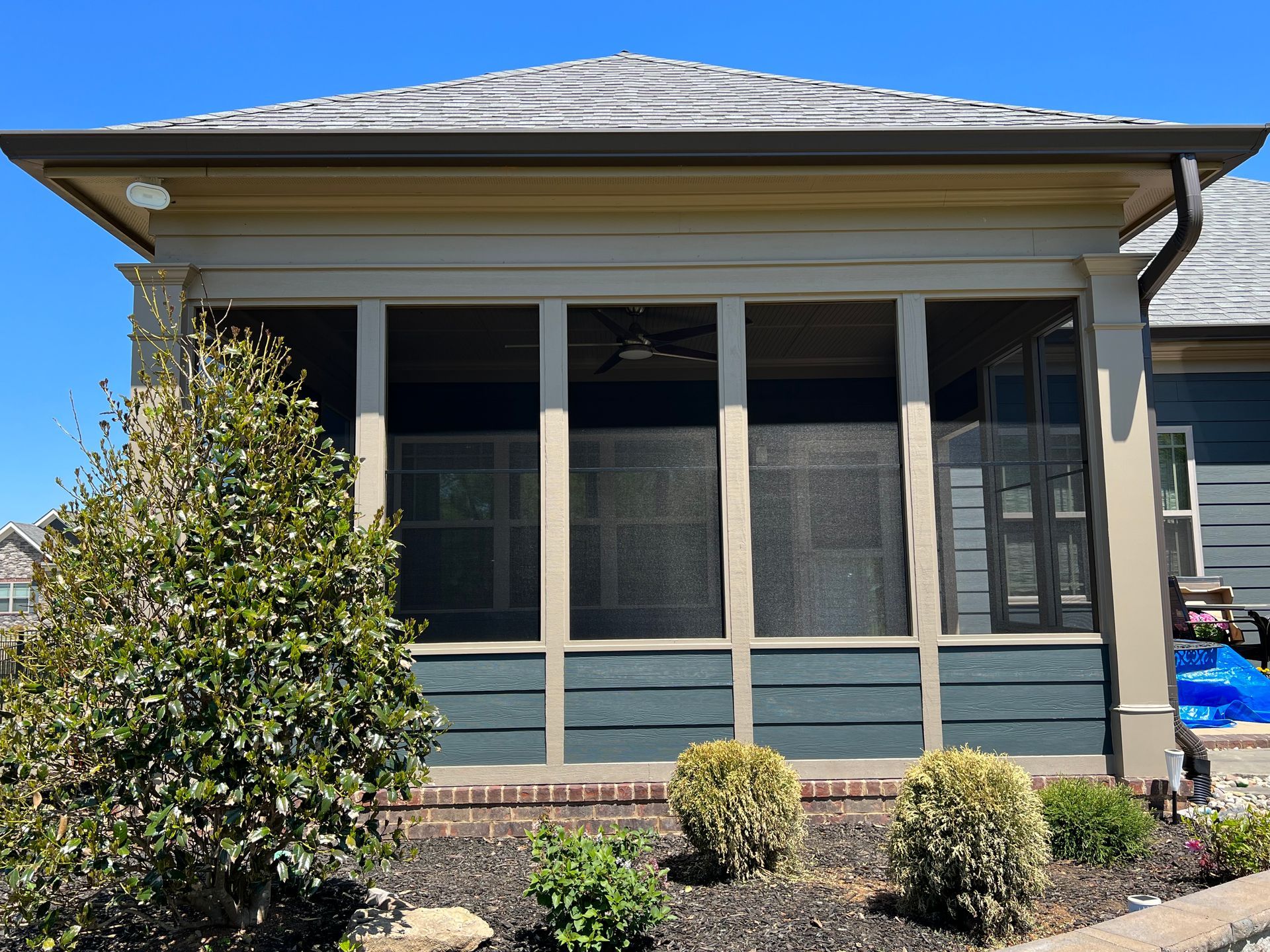 small house with screened room