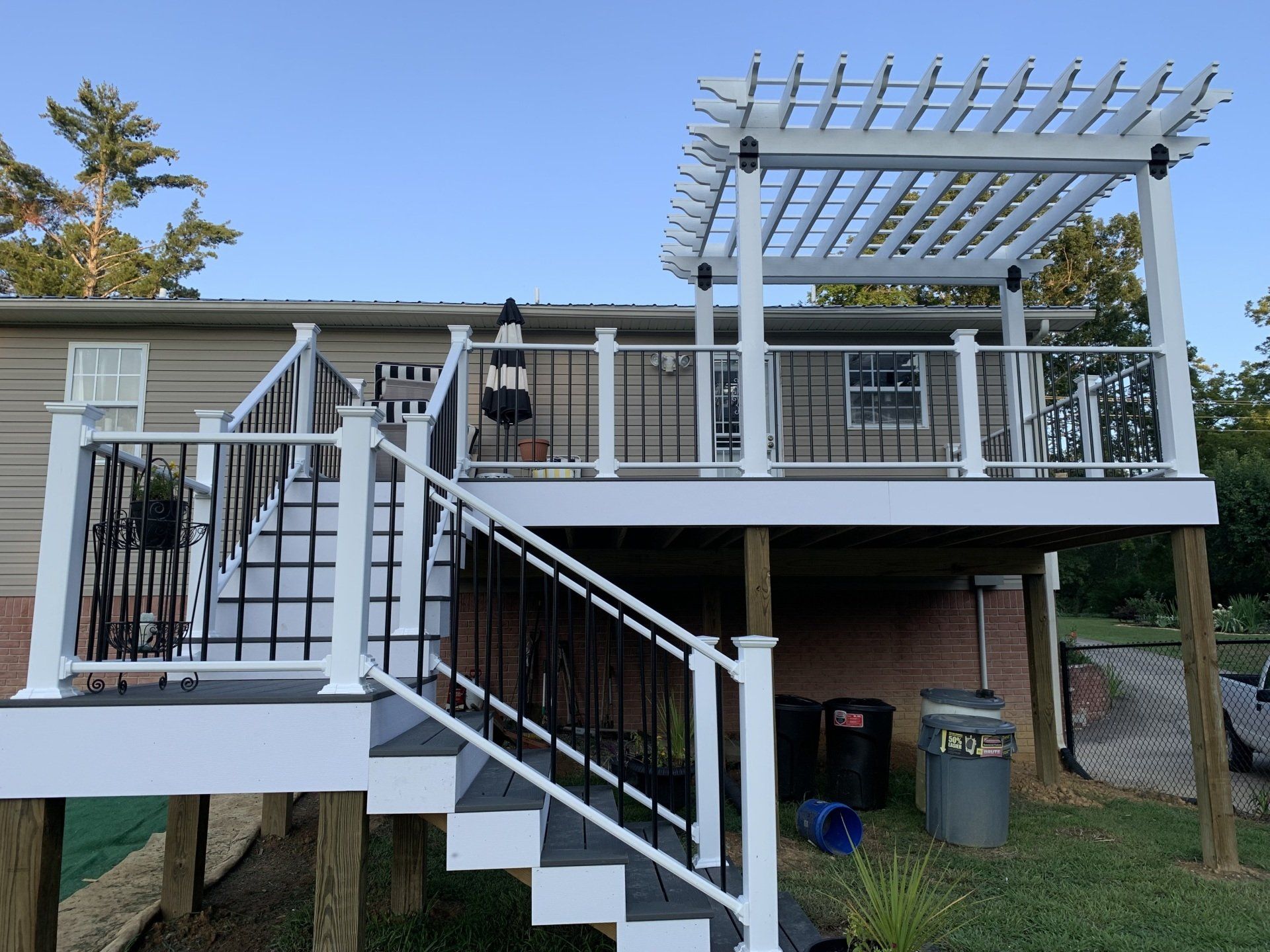 Outdoor pergola