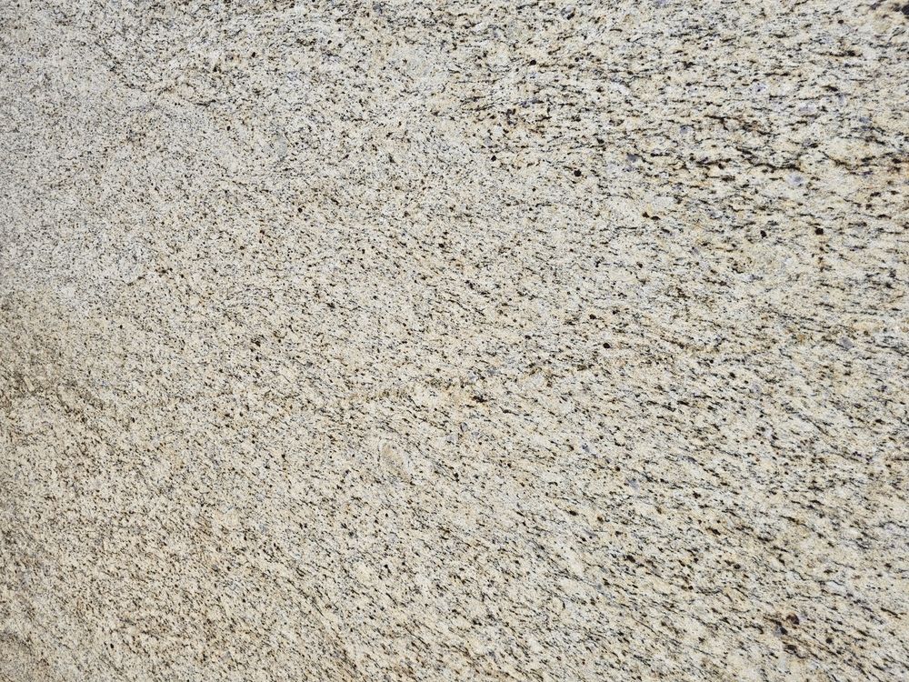 Giallo Ornamental