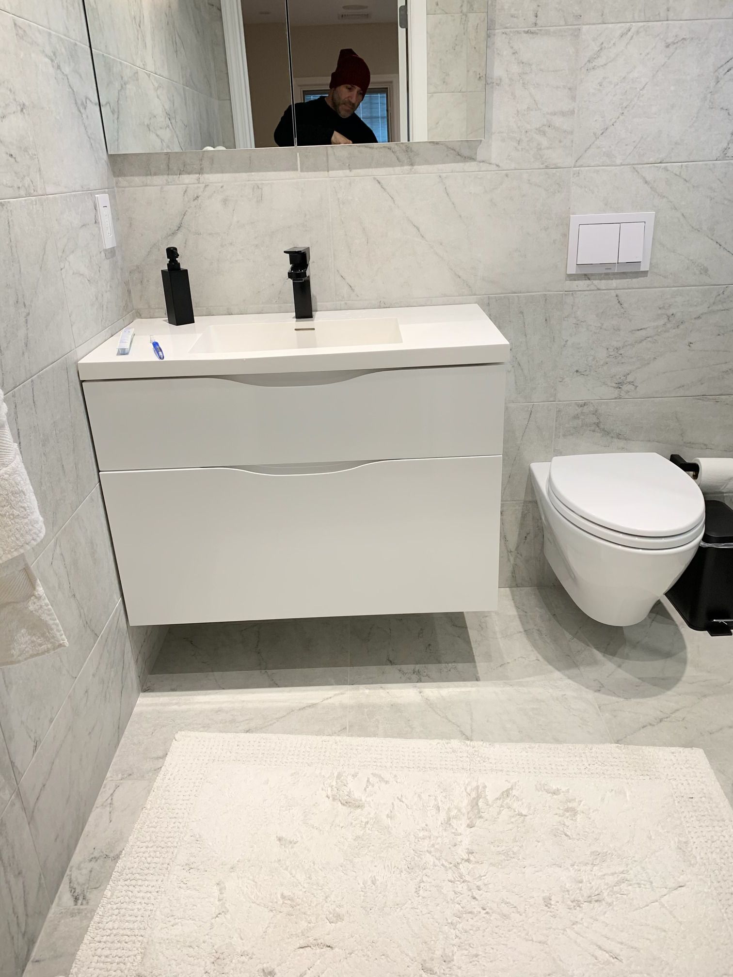 Neat-looking bathroom sink