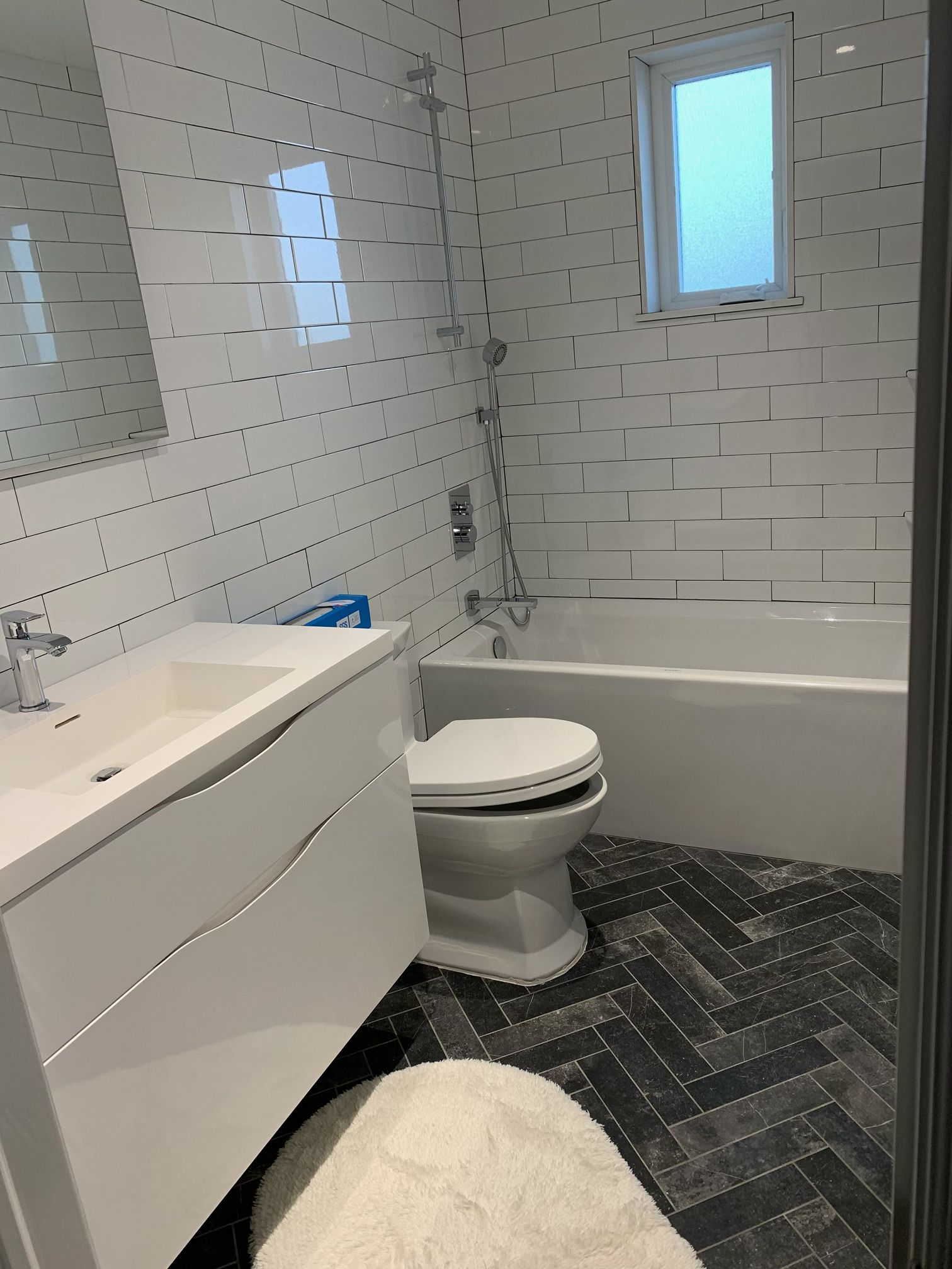 Lovely bathroom with bathtub