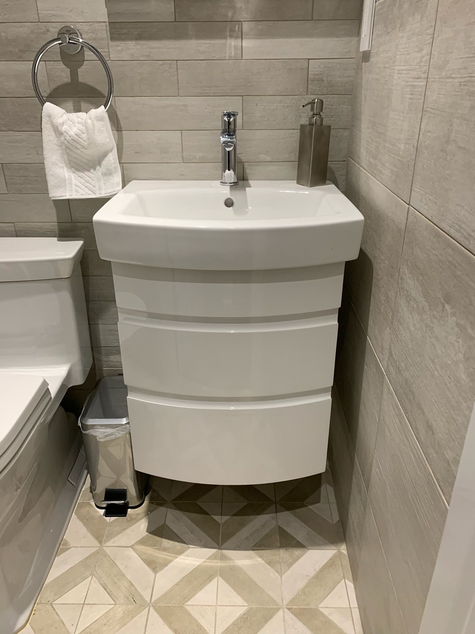 Elegant bathroom sink