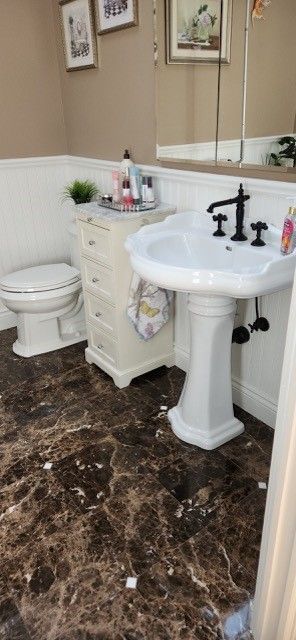 Bathroom commode, basin, storage cabinet with 4 drawers