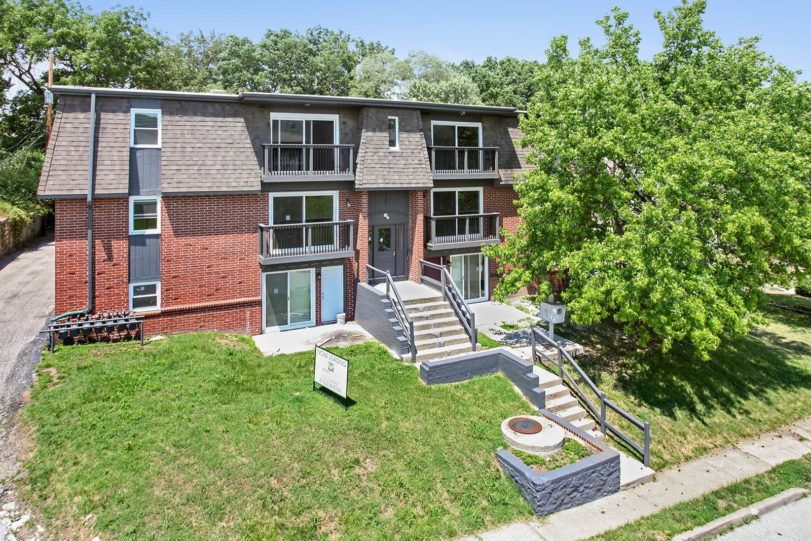 BOOTH Apts 2 Bed/ 1.5 Bath