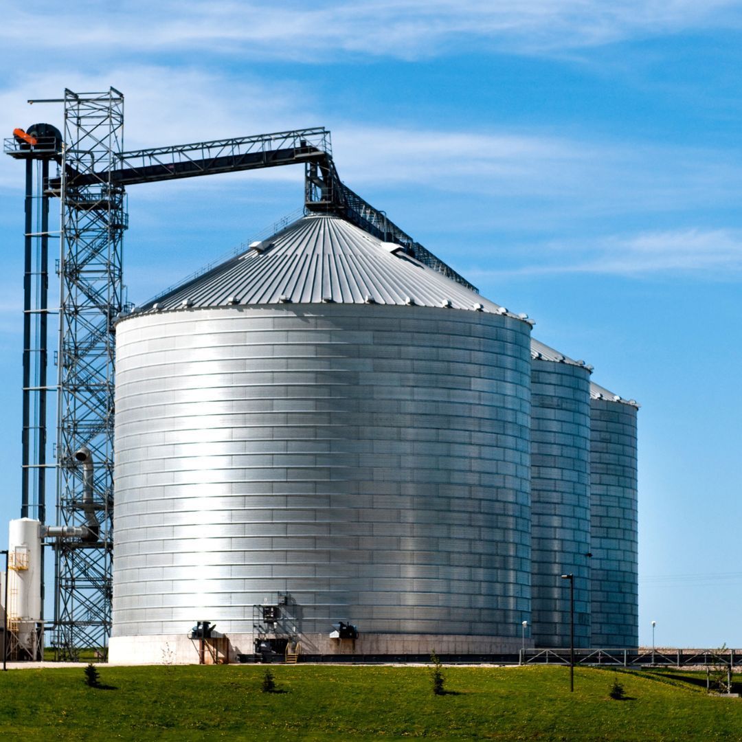 Grain silo with Grain Dryer