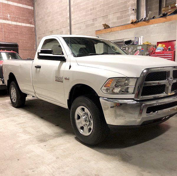 Dodge Ram 2500 Hemi with an 8ft bed