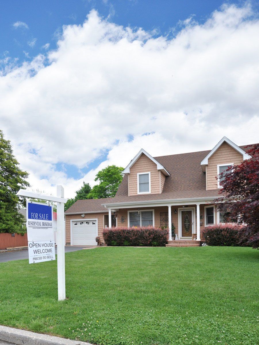 Top Uses for Custom Yard Signs in Your Community