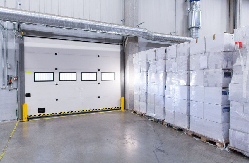 Commercial garage door