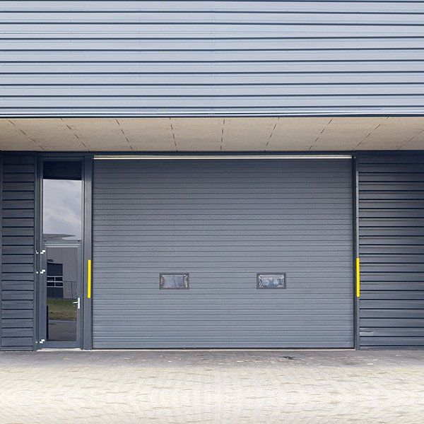 Commercial garage door
