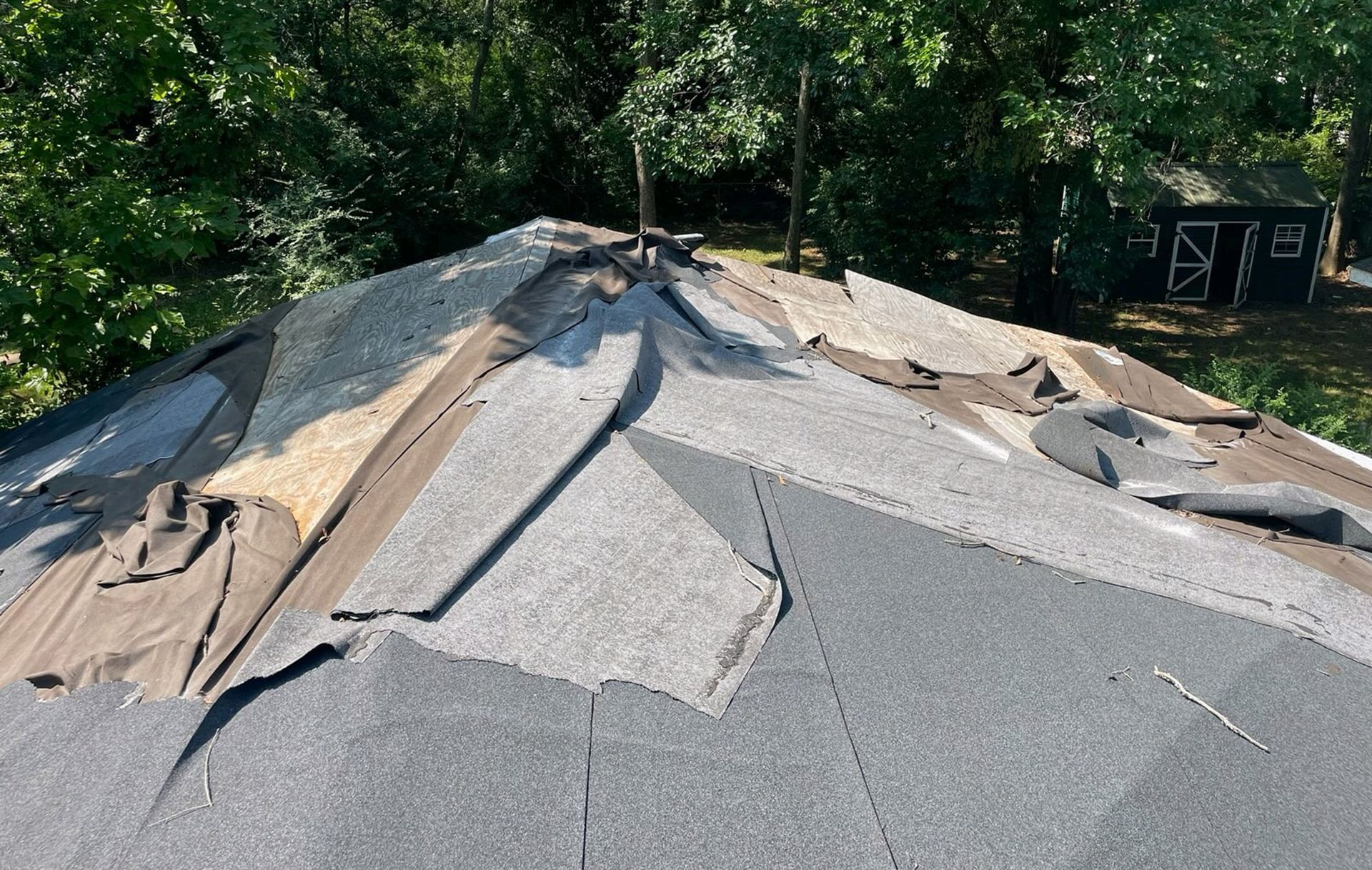 Roofing repair service