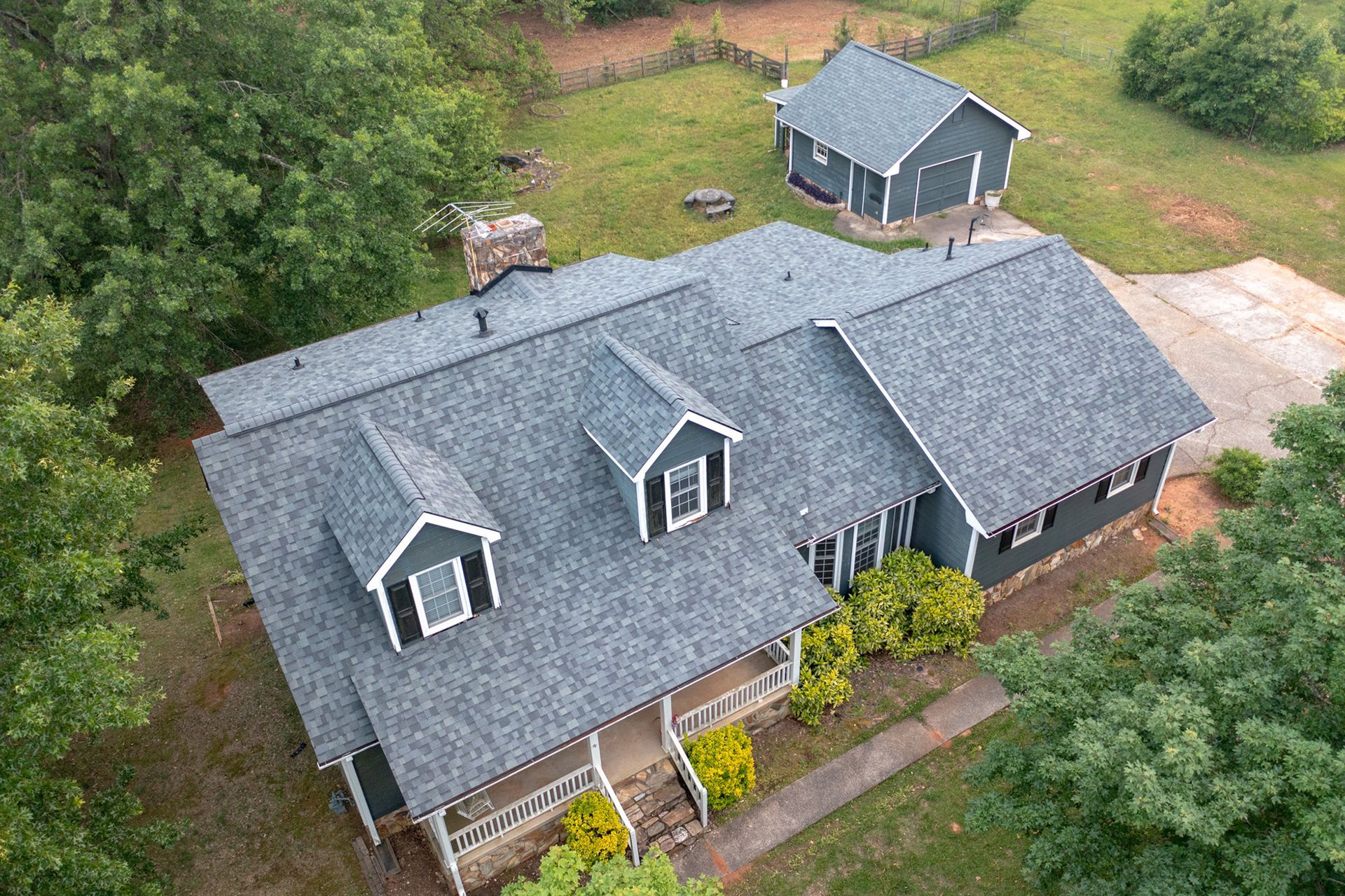 Roofing repair service