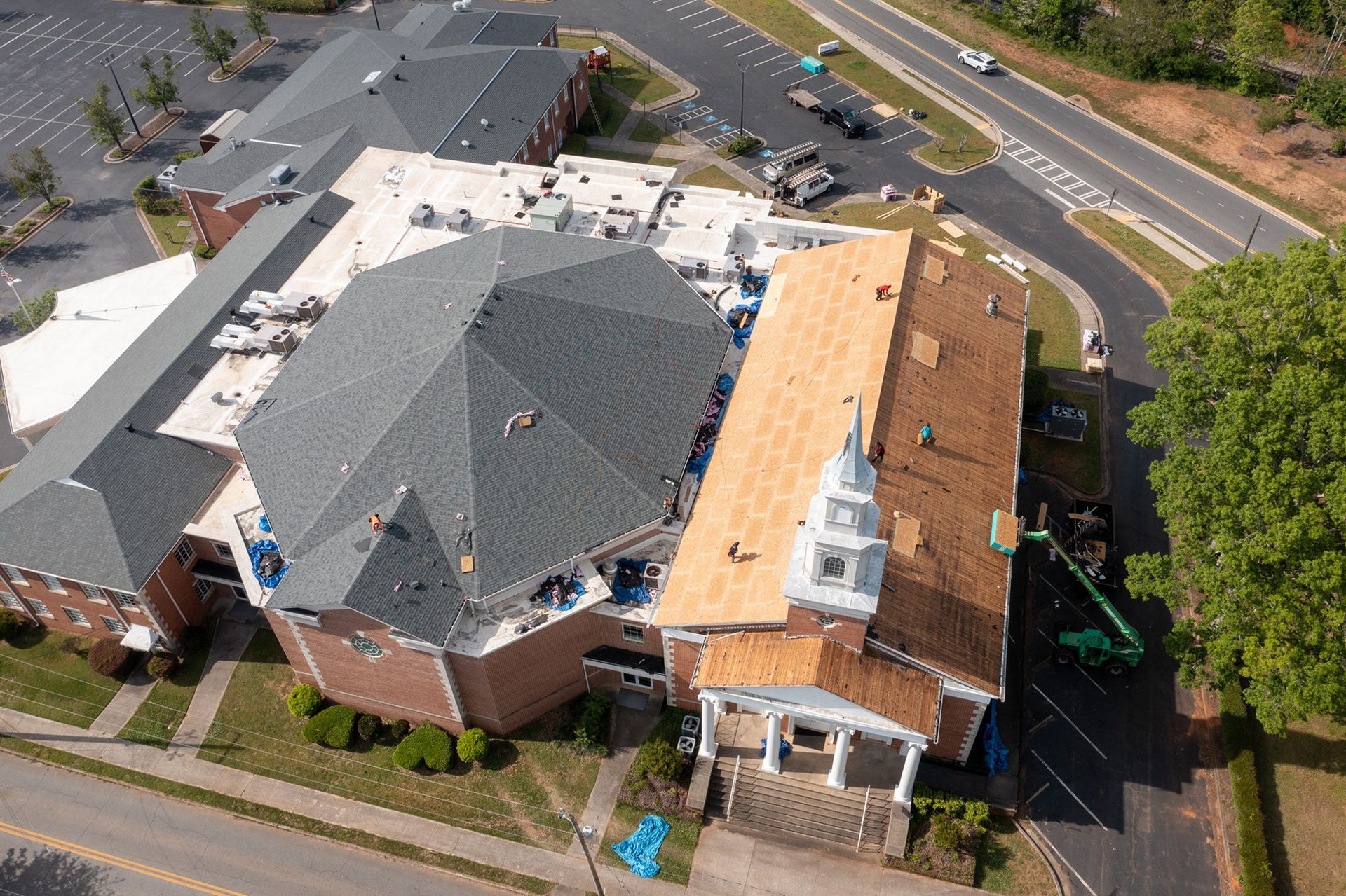 Roofing repair service