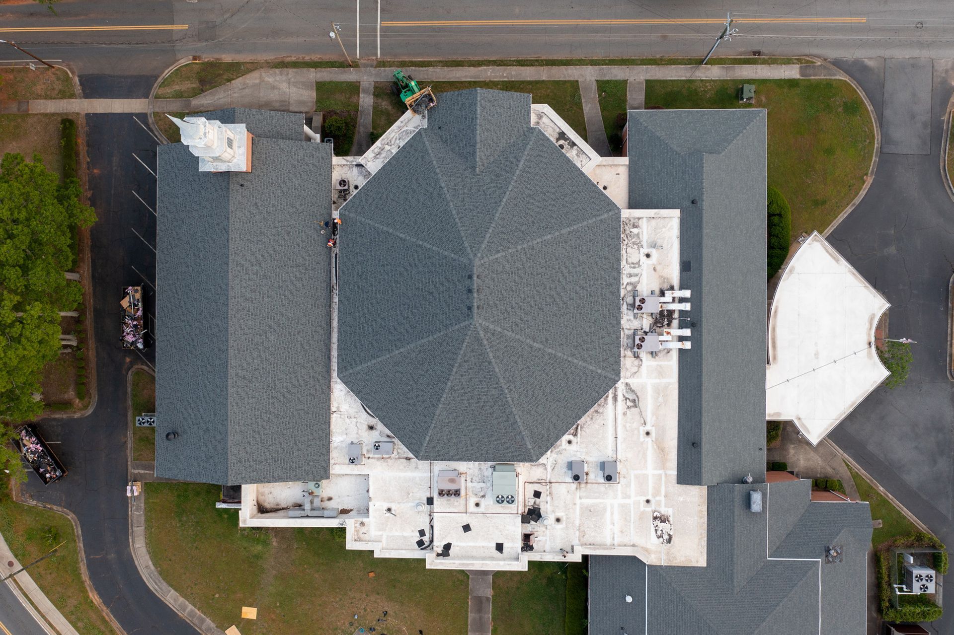 Roofing repair service