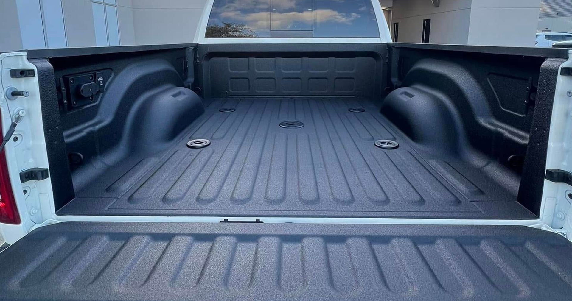 Dave's Tops & Trim Inc