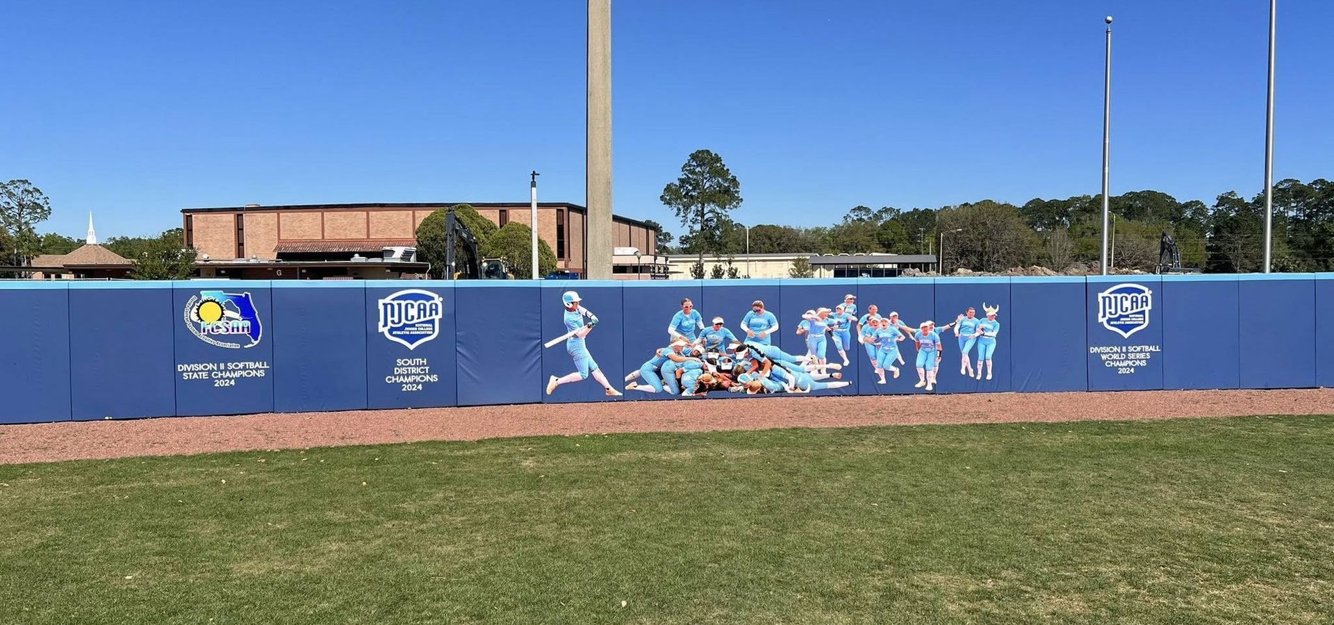 Dave's Tops & Trim Inc