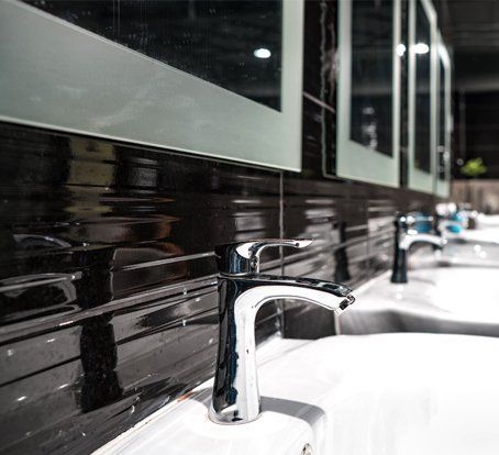 Commercial plumbing service