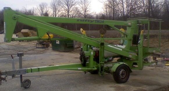 LIFT, BOOM, 32', TOWABLE