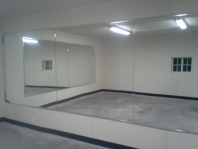 Riverside Glass Co. LLC image