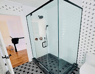 Frameless glass door