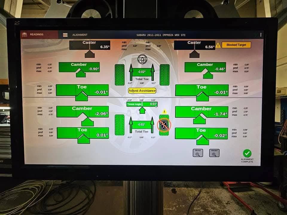 Control screen with green airflow arrows and status gauges on a monitored industrial system.