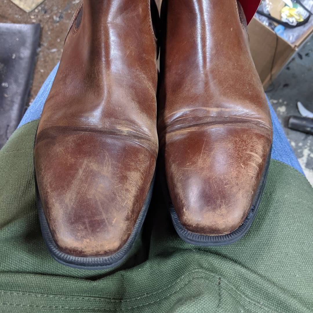 Men sneaker repair service