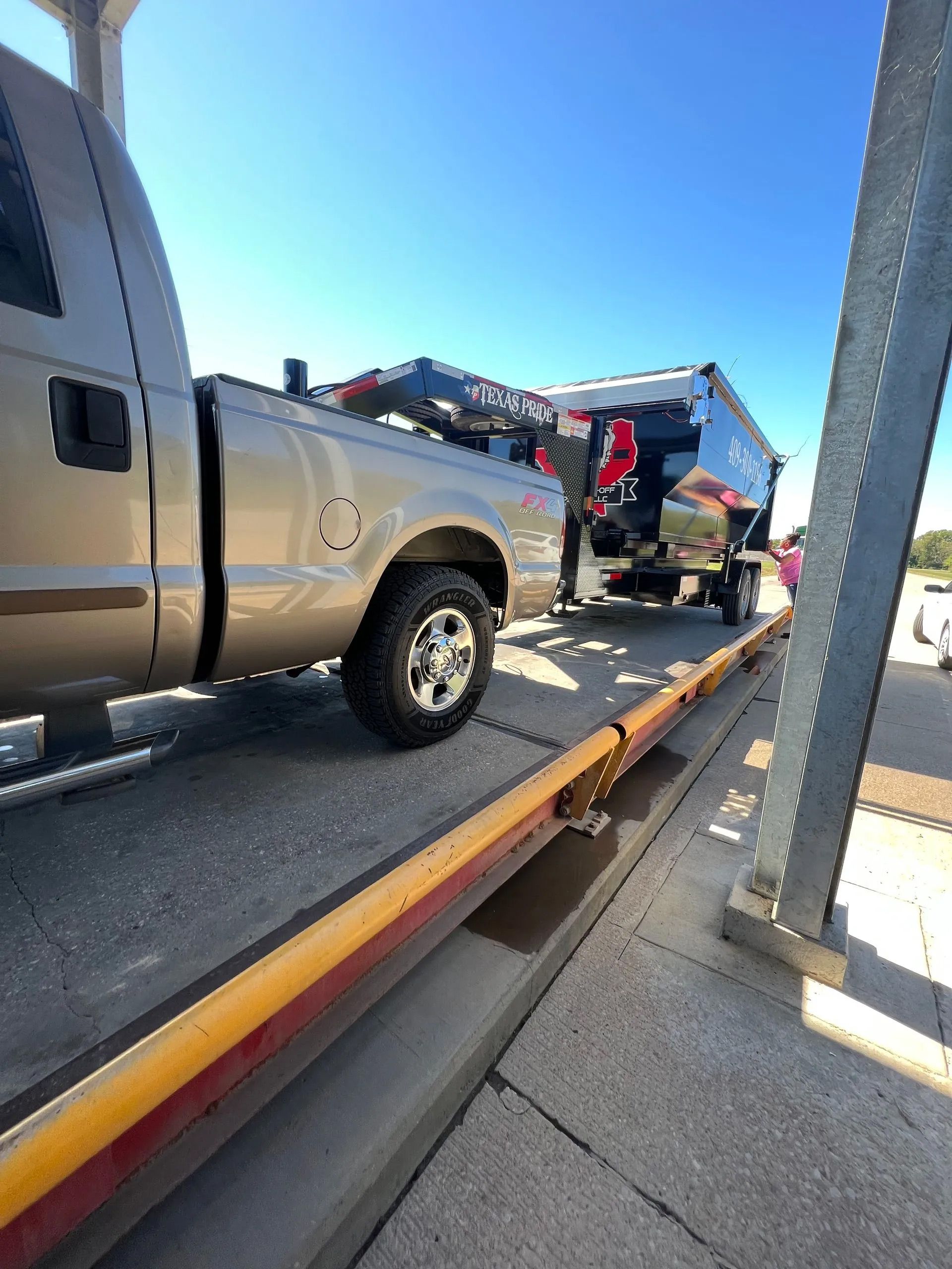 Junk and Clutter Service Truck