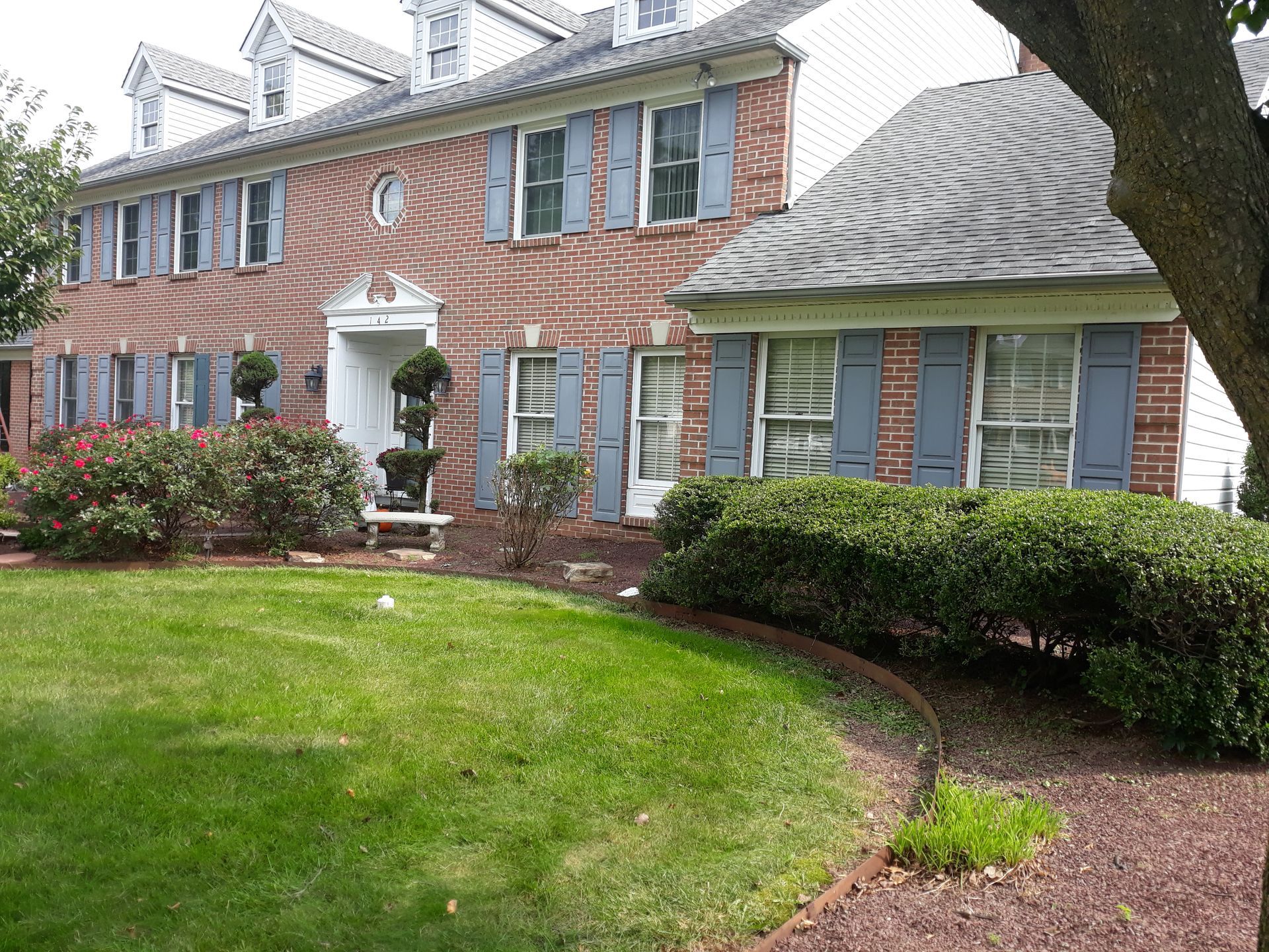 home exterior shutter painting