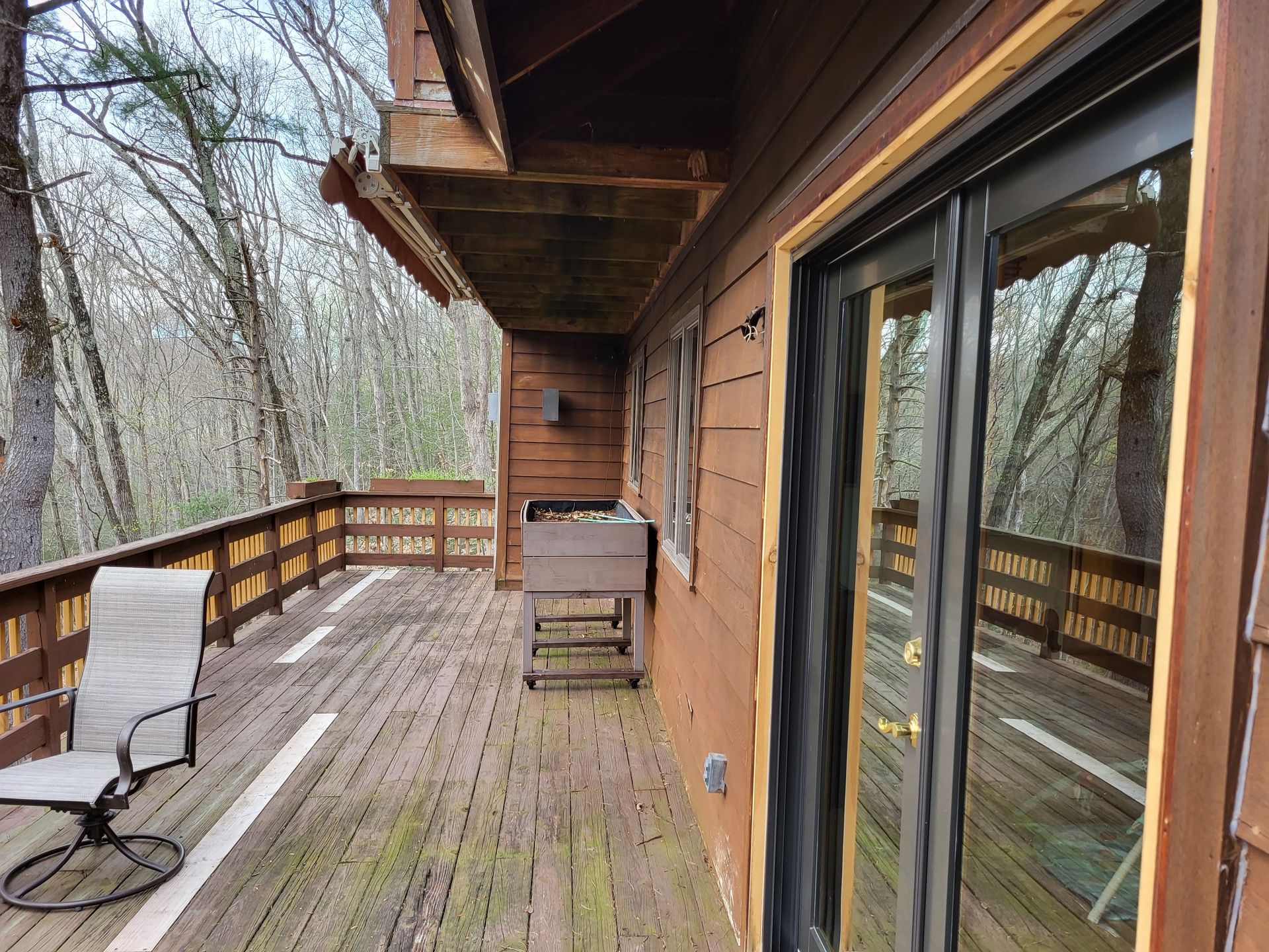 power wash and re-stain deck and house