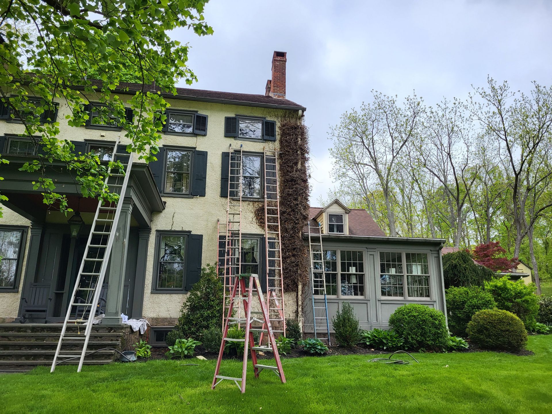 painting 1800 farm house exterior