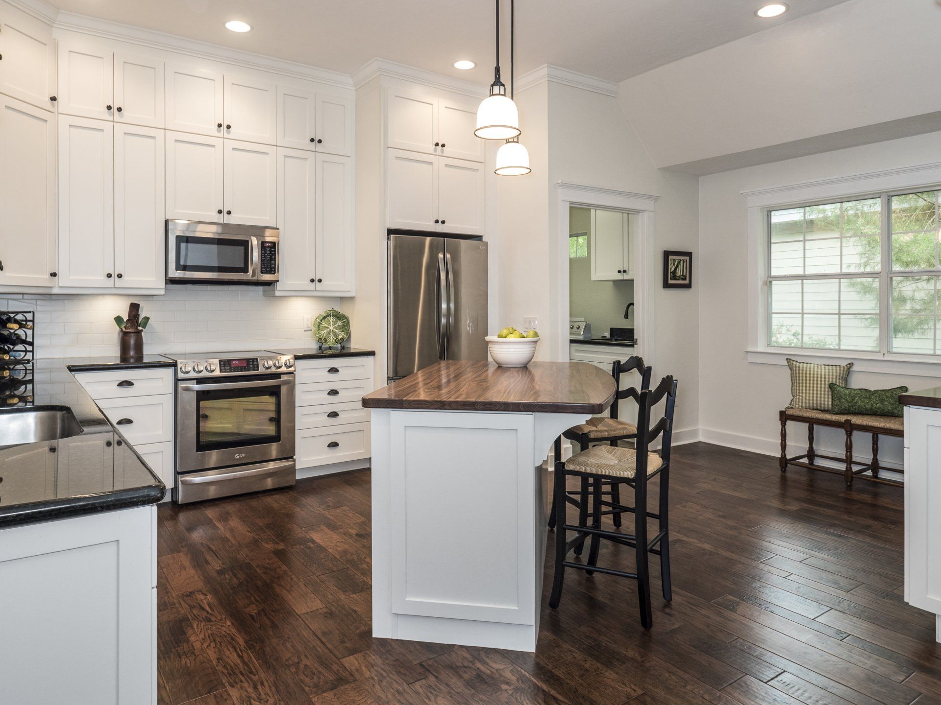 Kitchen cabinet services