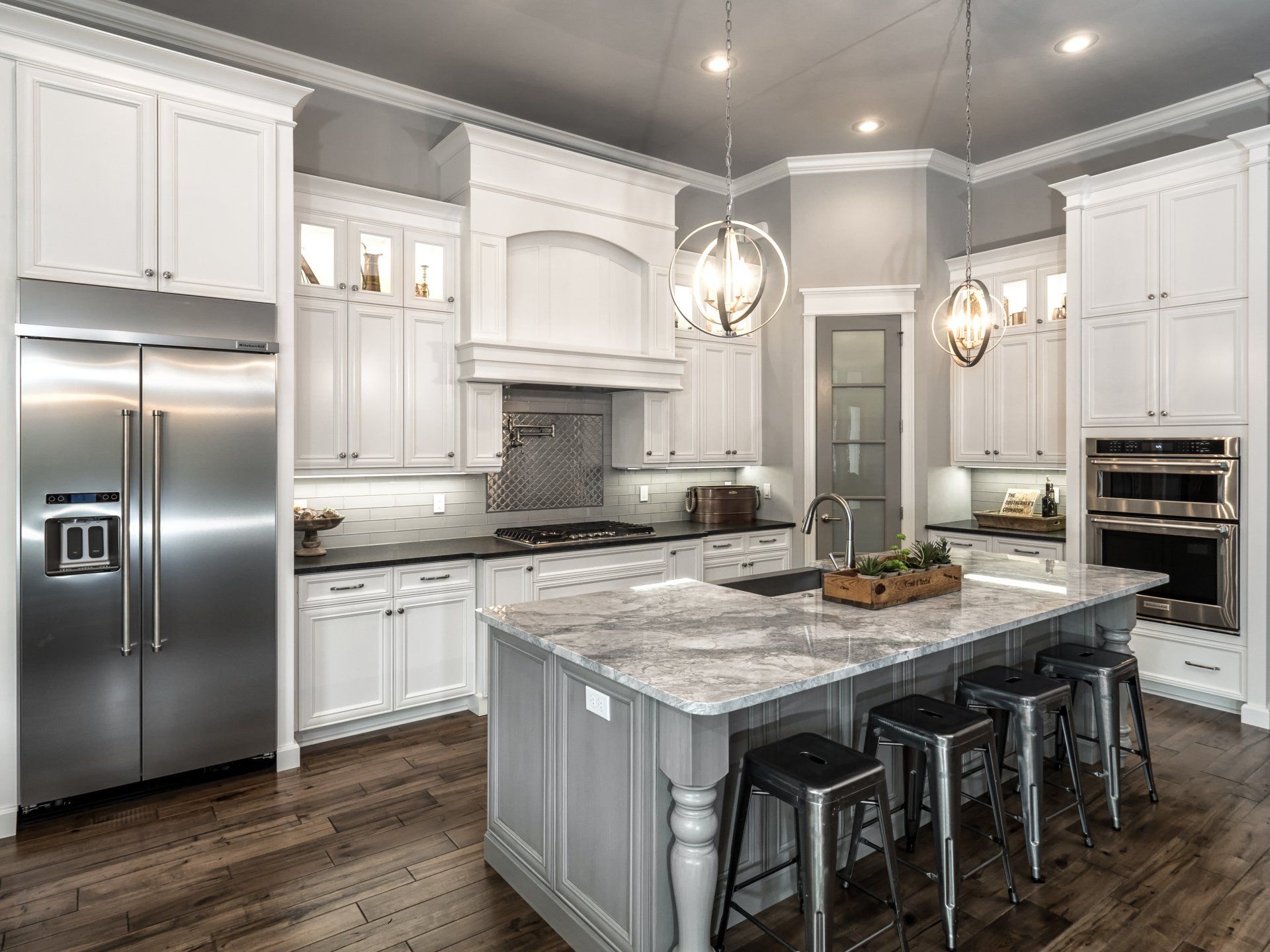 Kitchen cabinet services