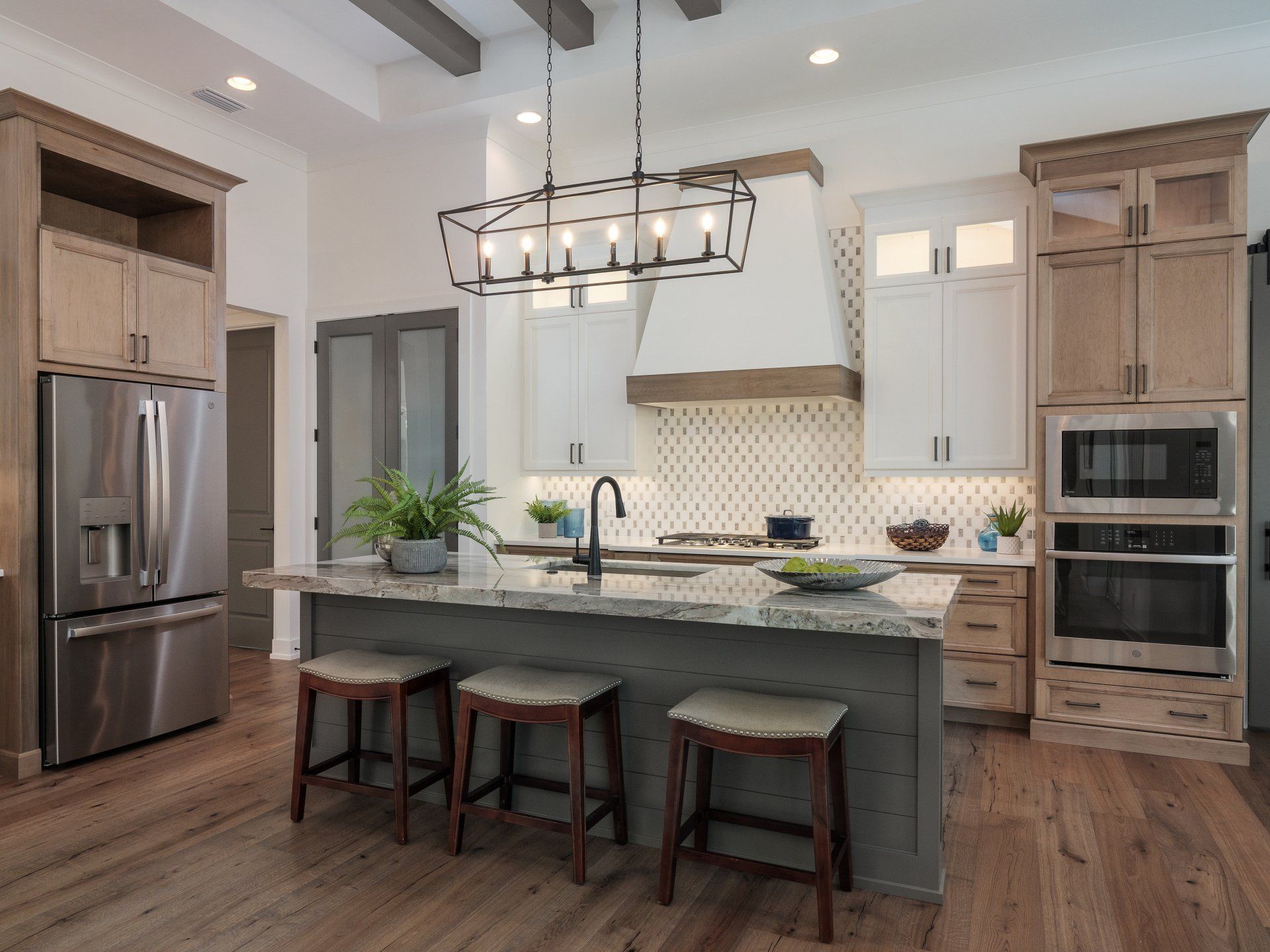 Kitchen cabinet services