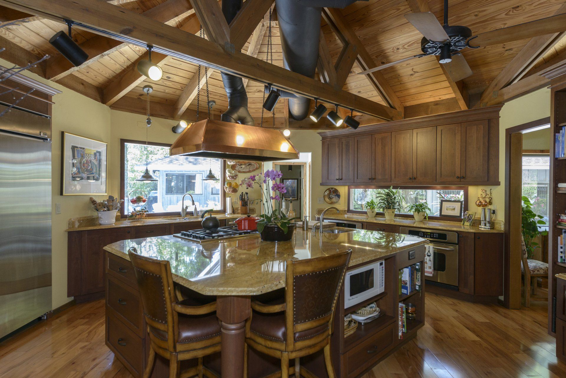 Kitchen cabinet services