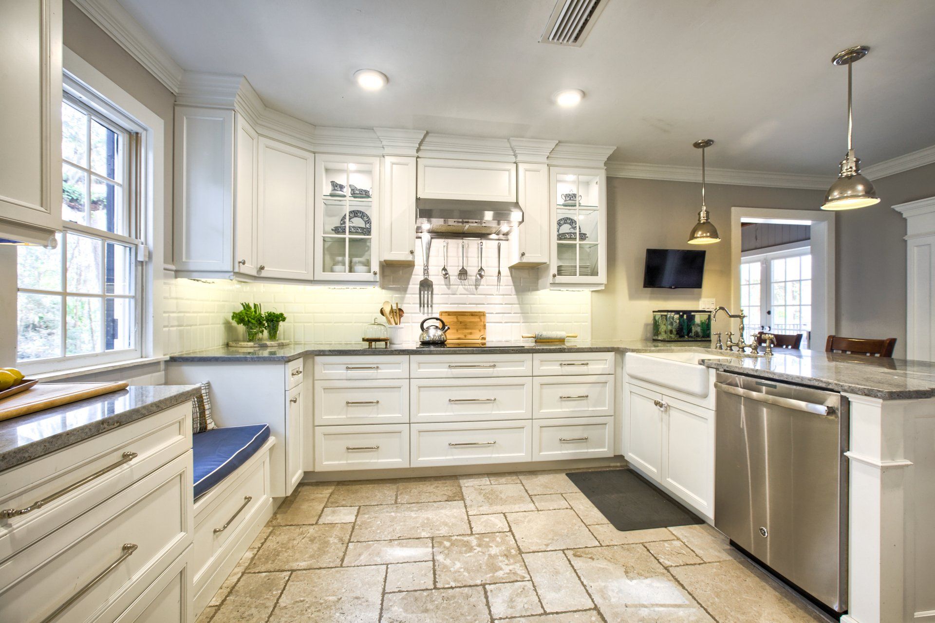 Kitchen cabinet services