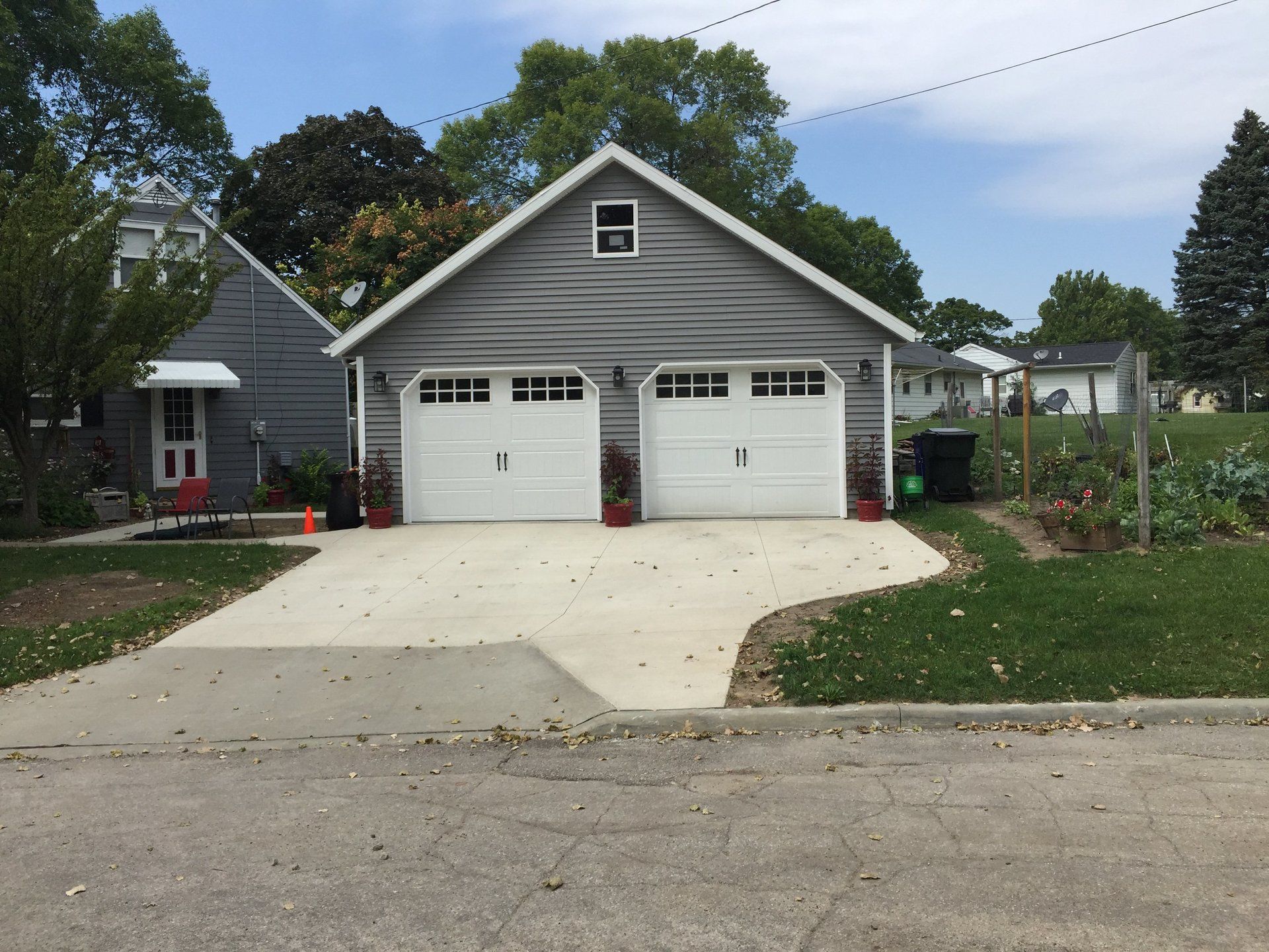 Garage Sales In Cedar Rapids Iowa www.thegarageguys.com