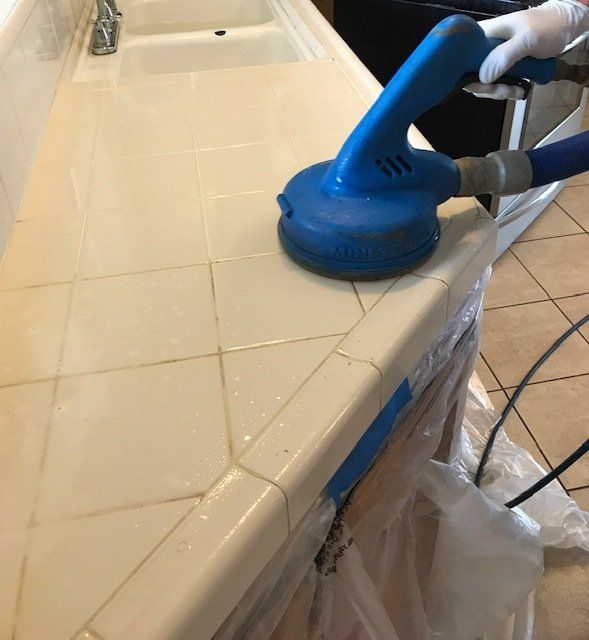 grout cleaning of kitchen counter