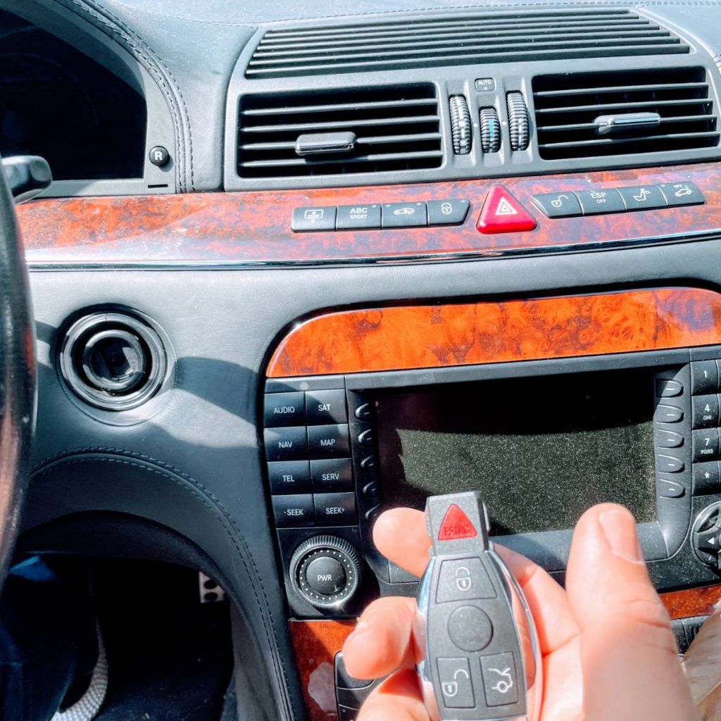 MRM Locksmith auto service