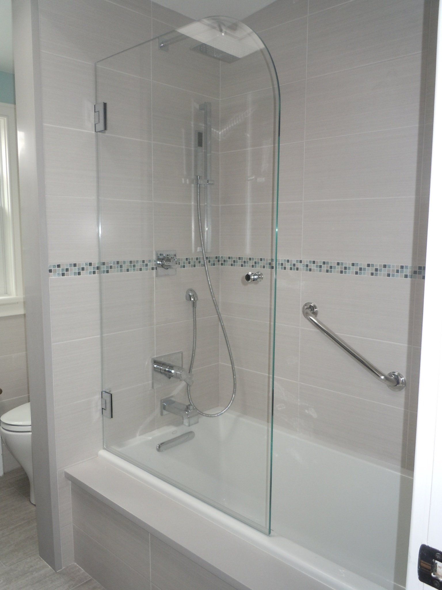 Champion Glass Inc Splash Guard Gallery Oakdale, NY