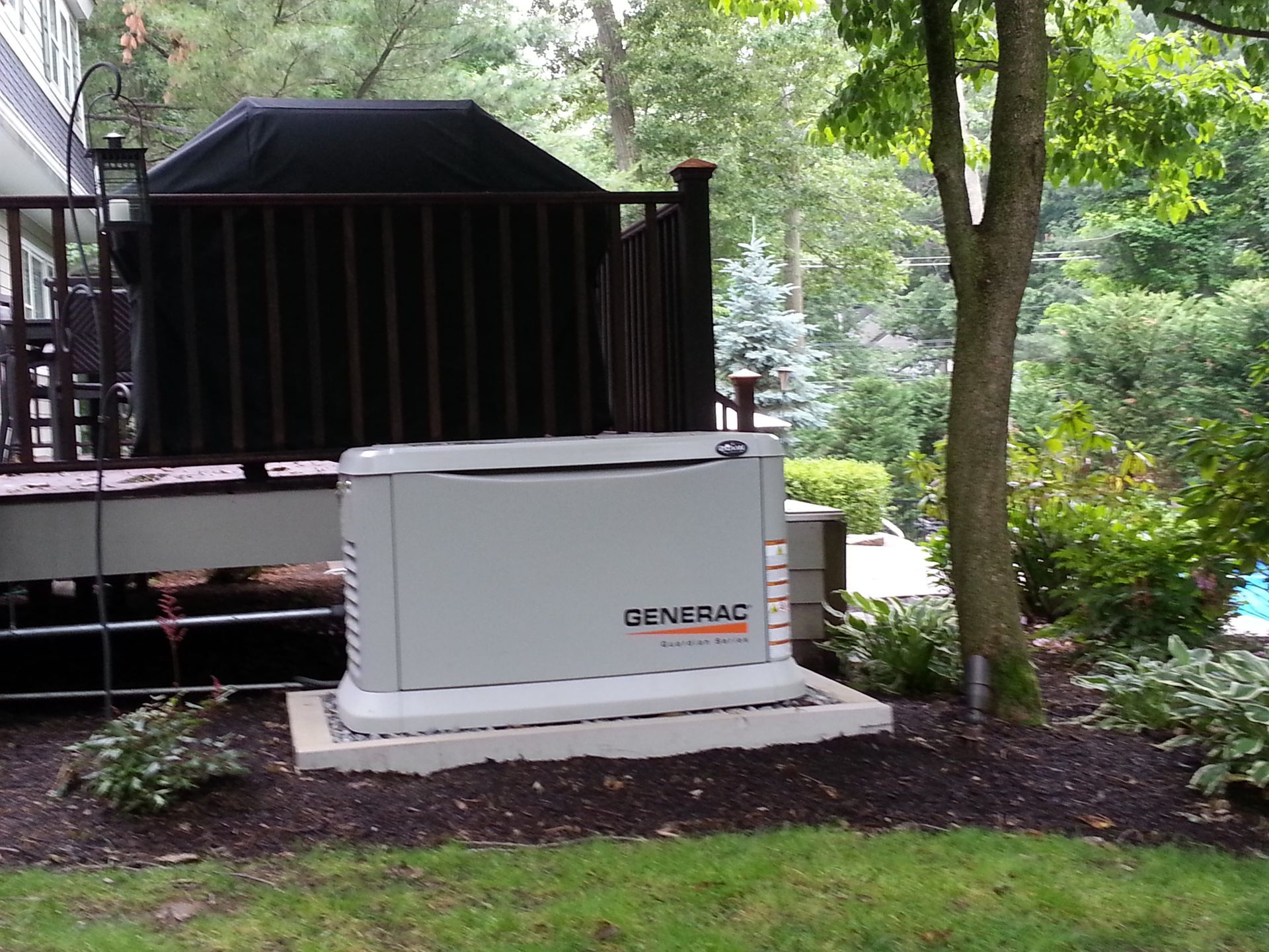 A generator with the word generac on it