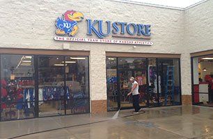 Learn More About Commercial Pressure Washing Storefront washing