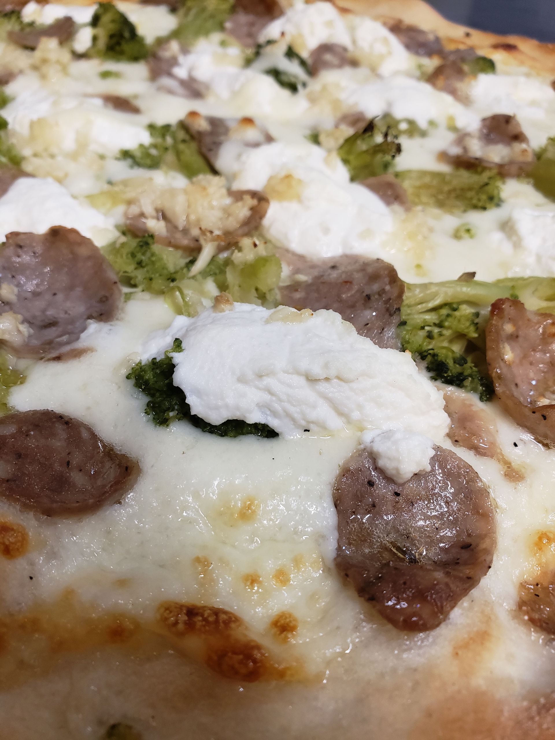 sausage pizza topping