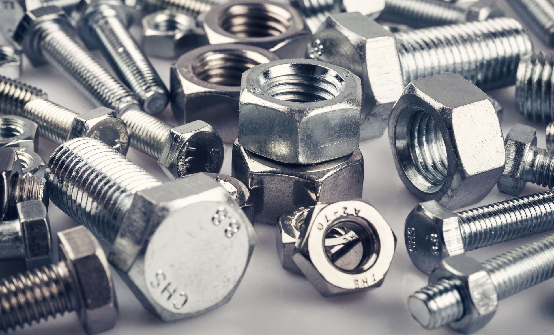 6 Advantages of Working With a Local Fastener Supplier