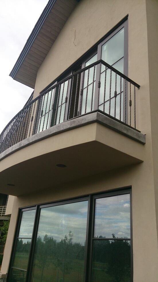 Balcony railings